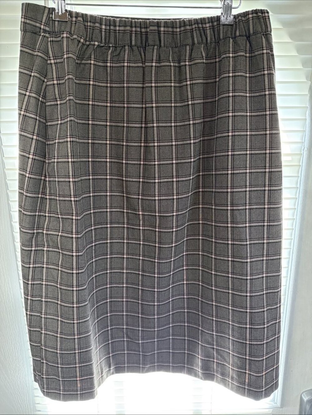 Woman's Long Plaid Skirt Christopher & Banks Stretch Size L